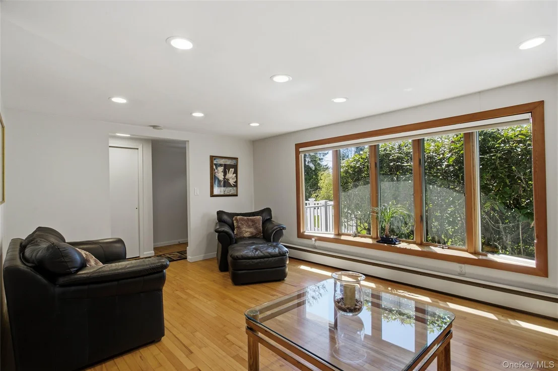 Photo of 32 Meadow Ridge Road