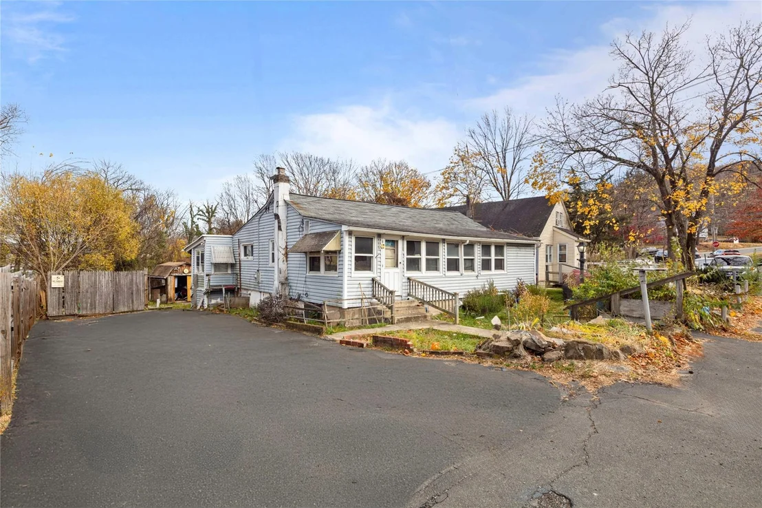 Photo of 11 Waldron Avenue