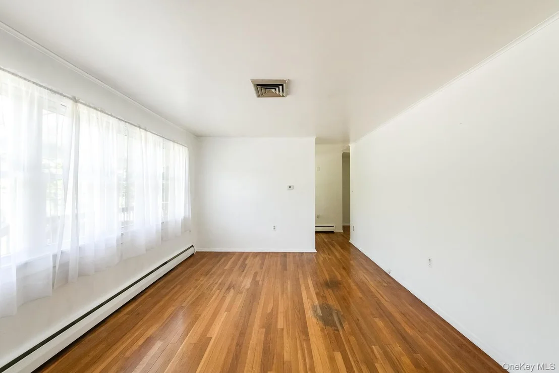 Photo of 44 Pine Woods Road