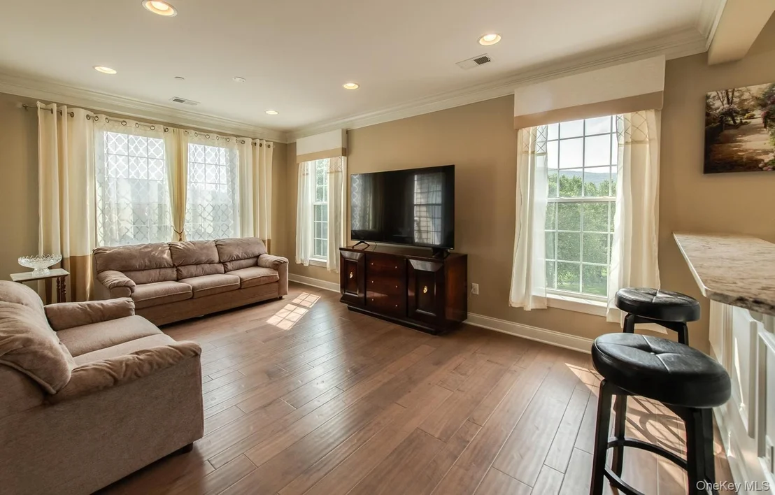 Photo of 734 Regency Drive
