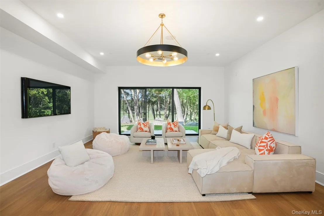 Photo of 11 Boxwood Lane