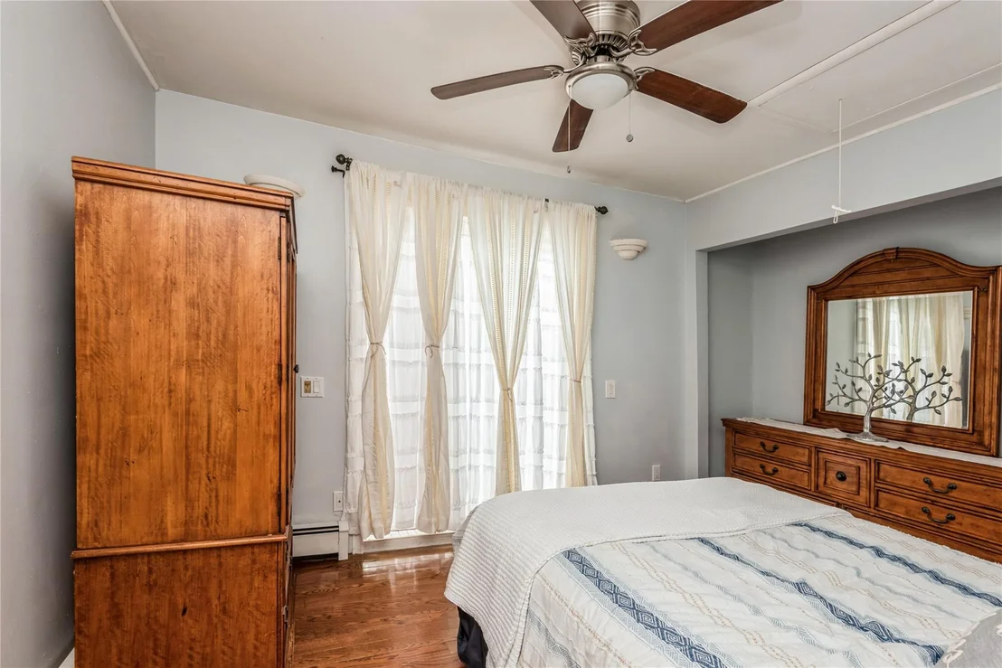 Photo of 120 Lynbrook Drive