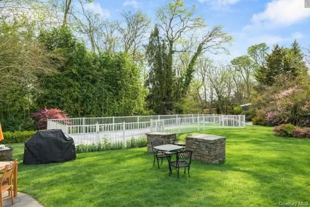 Photo of 890 Thompson Drive