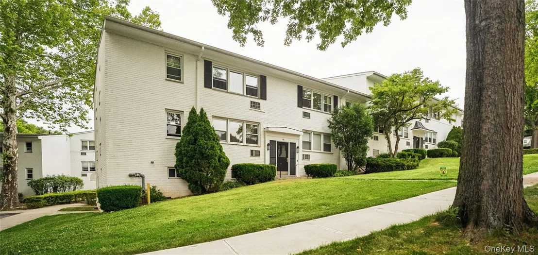 Photo of Unit D at 90 Avon Circle