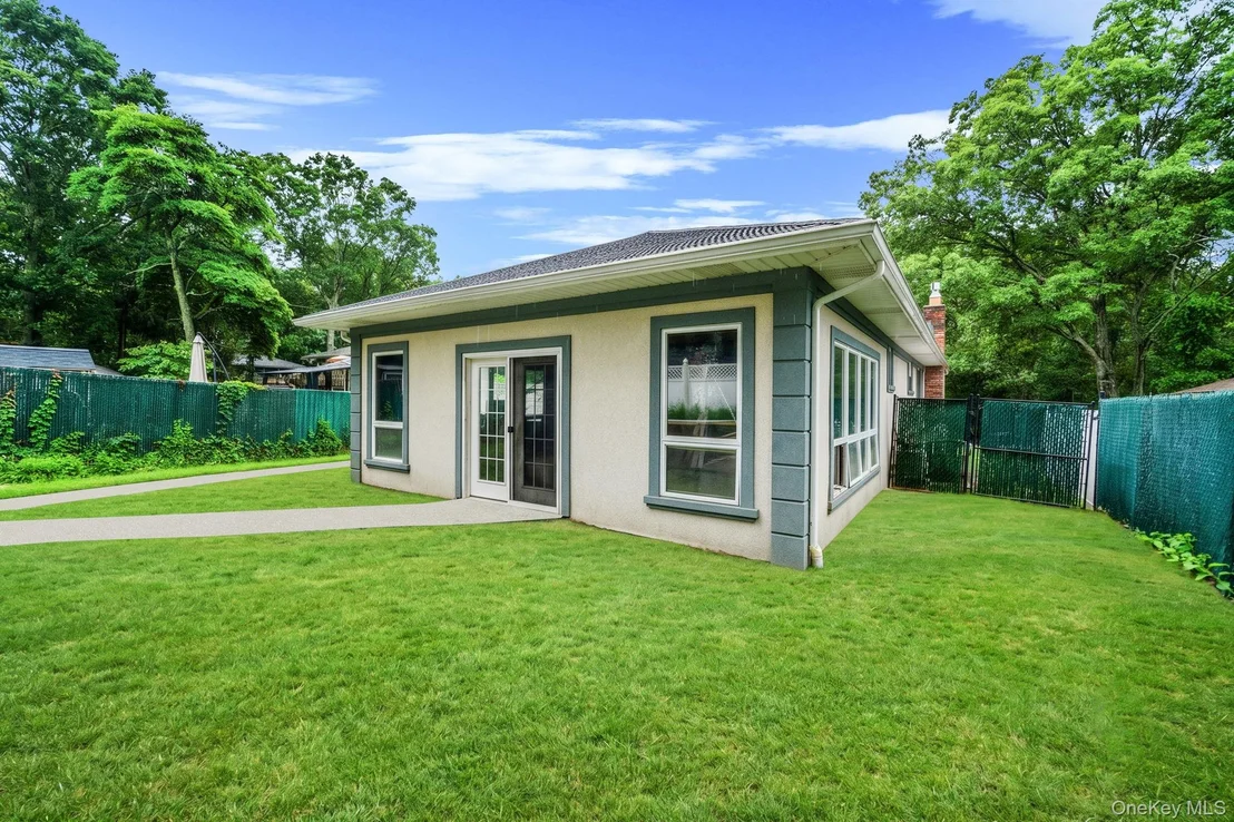 Photo of 138 River Road