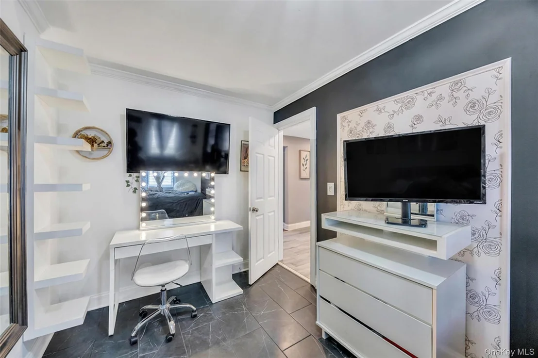 Photo of 115 Dahlia Drive