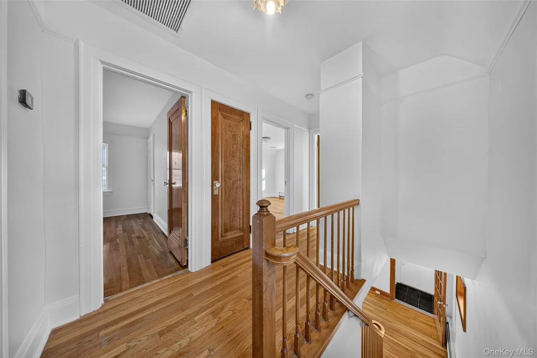 Photo of 46-19 Iris Lane