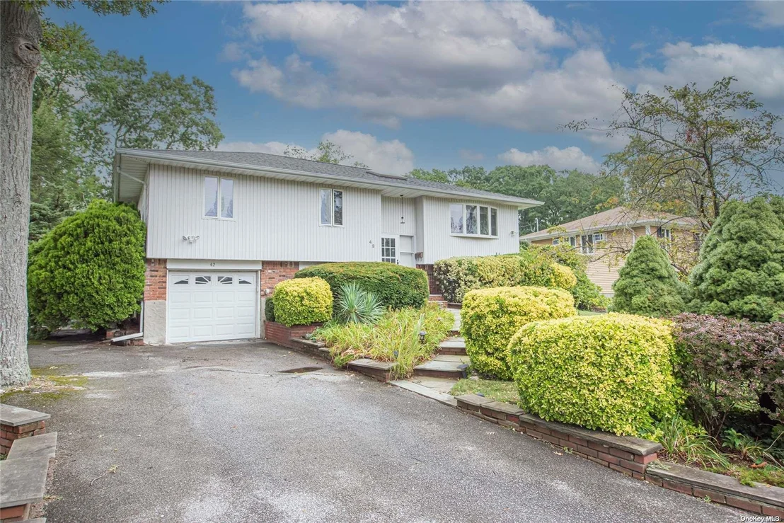 Photo of 42 Tanglewood Drive