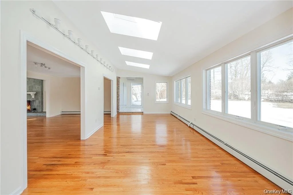 Photo of 10 BELL Place