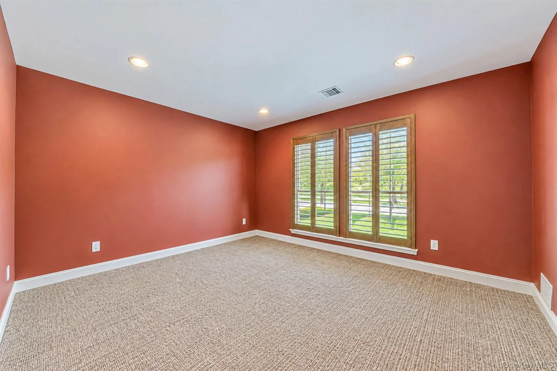 Photo of 6 Hamlet Drive