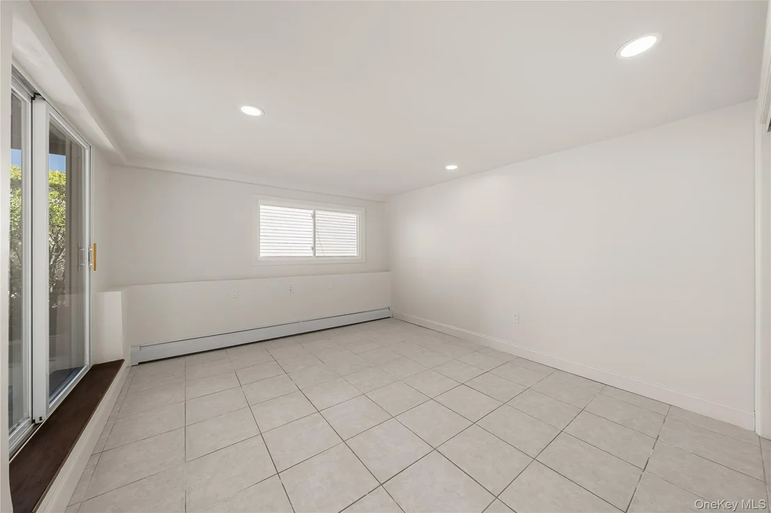 Photo of 3260 Shore Road