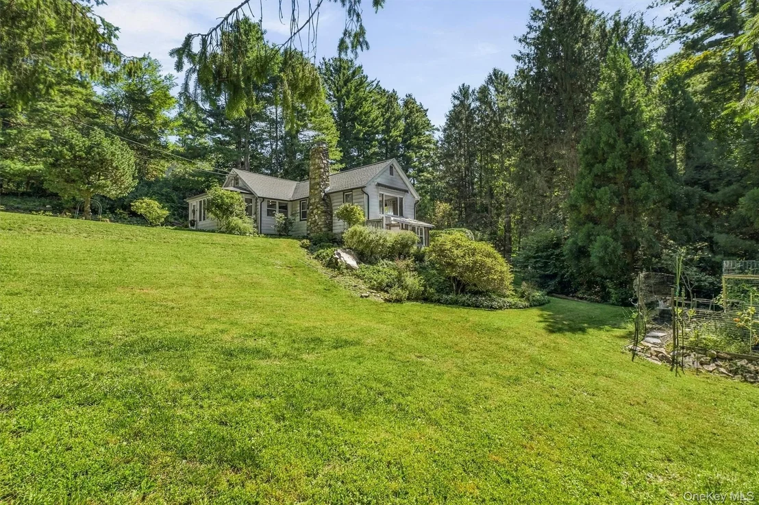 Photo of 136 Bundy Hill Road