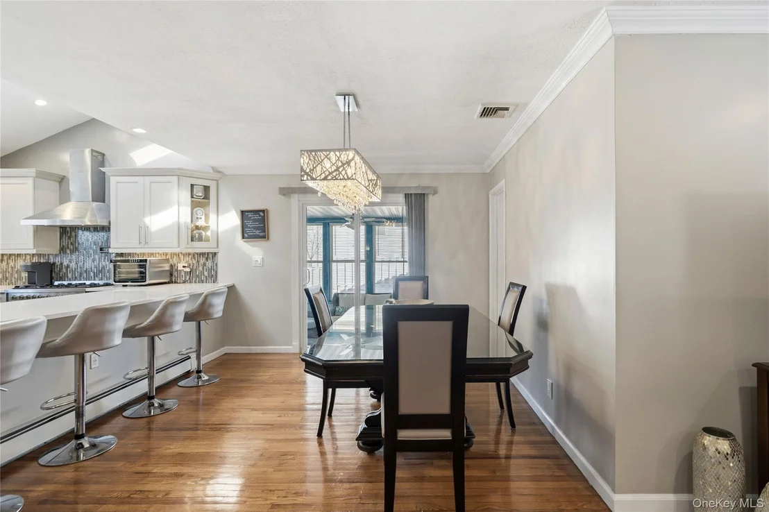Photo of 70 Forest Road
