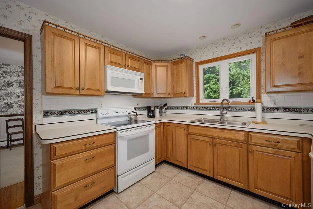 Photo of 10 Stoutenburgh Drive
