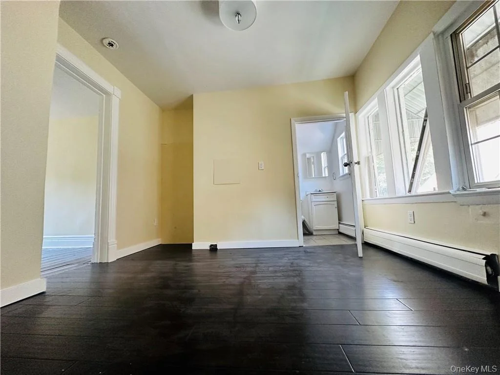 Photo of 32 Hooker Avenue