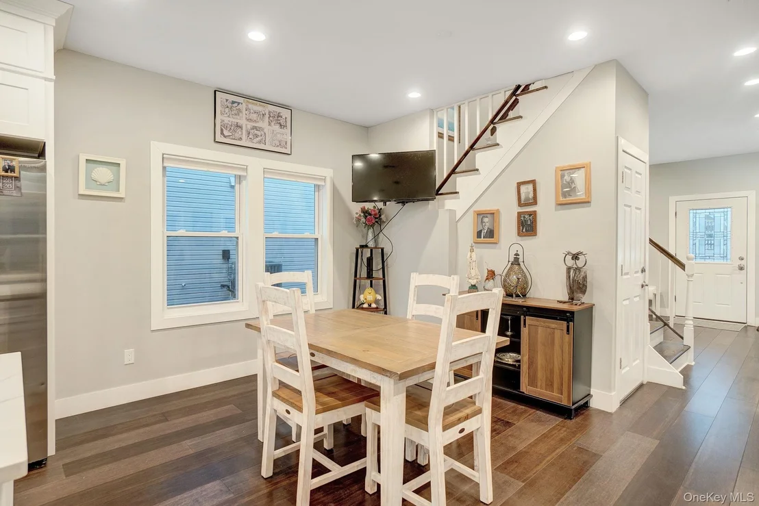 Photo of 124 Beach Avenue