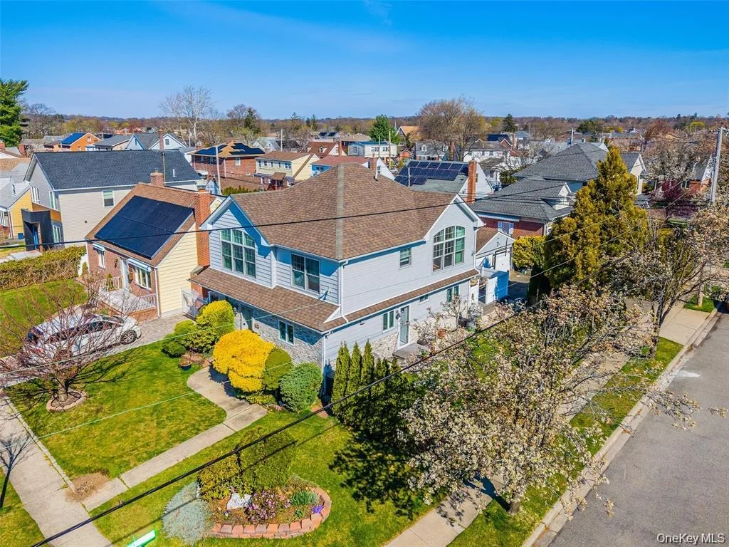 Photo of 253 Devonshire Drive