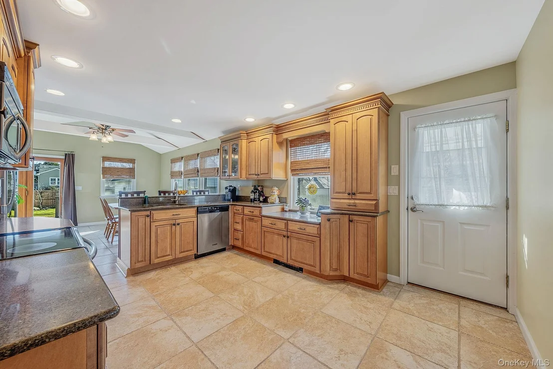 Photo of 47 Thorburn Avenue