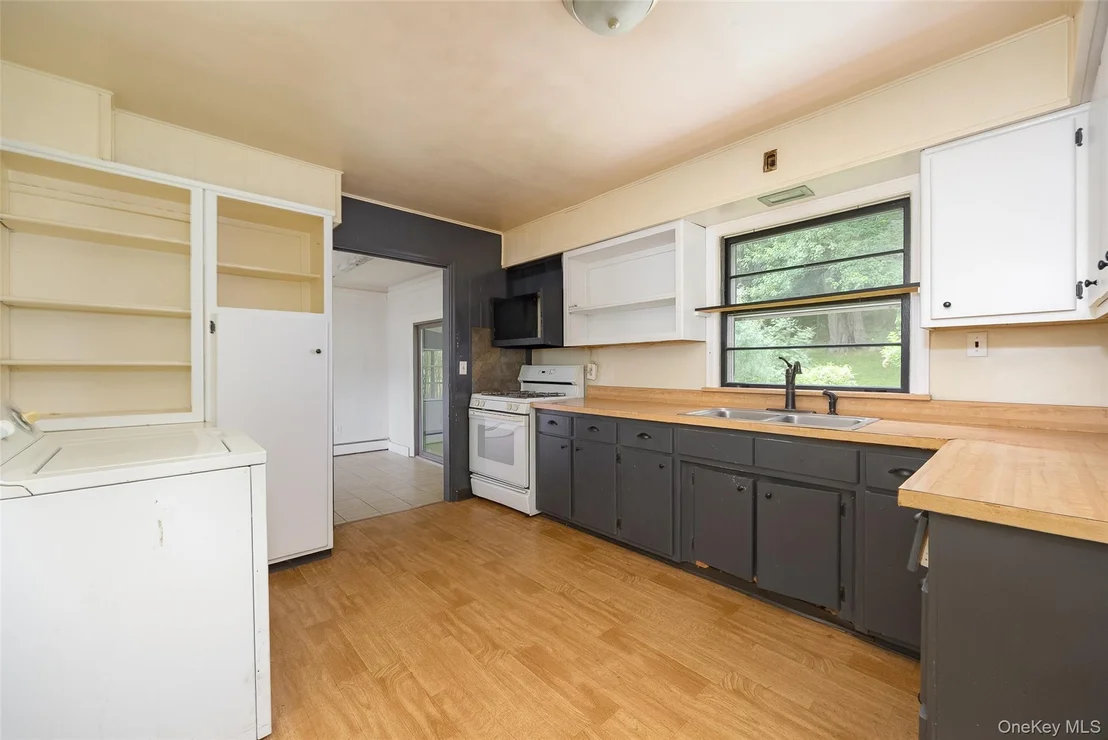 Photo of 166 Vassar Road