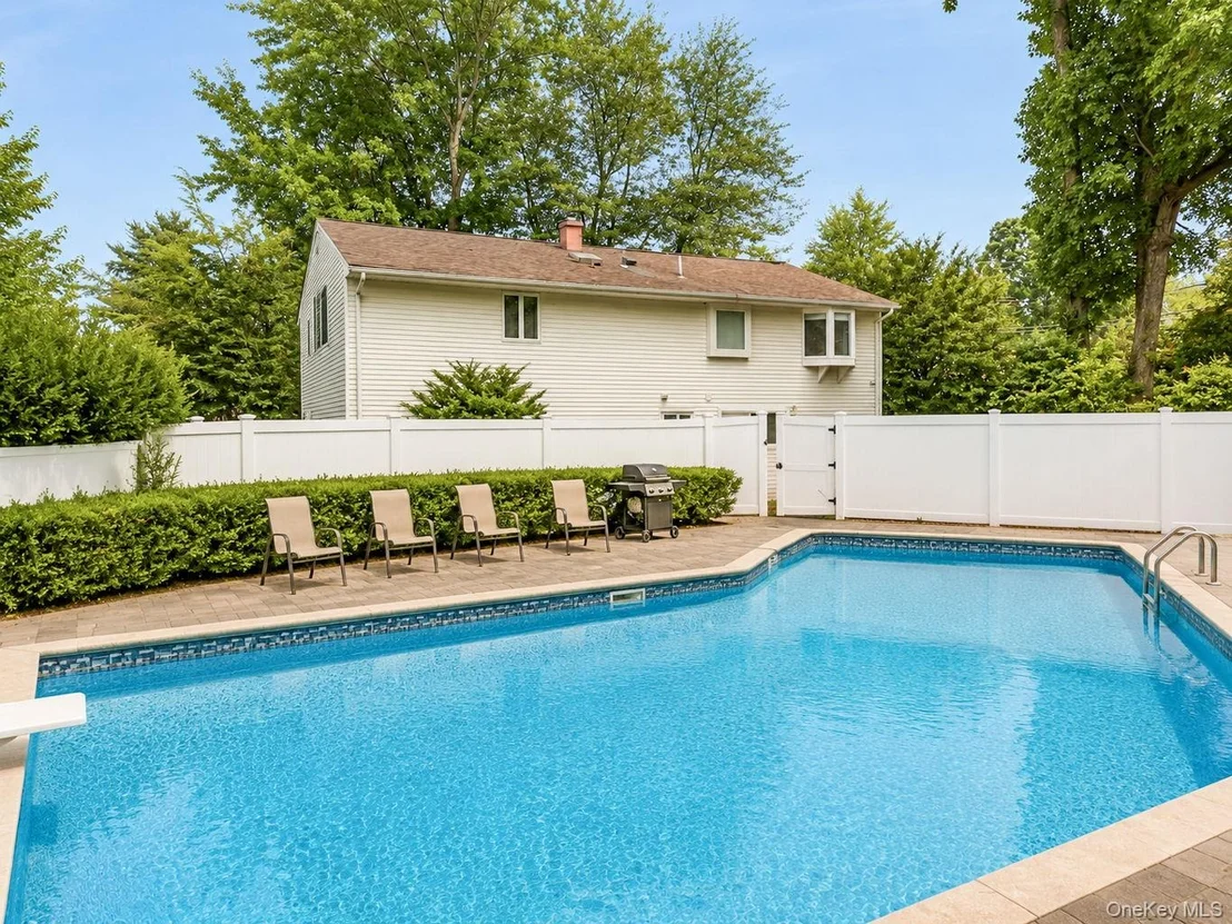Photo of 132 Hilltop Road