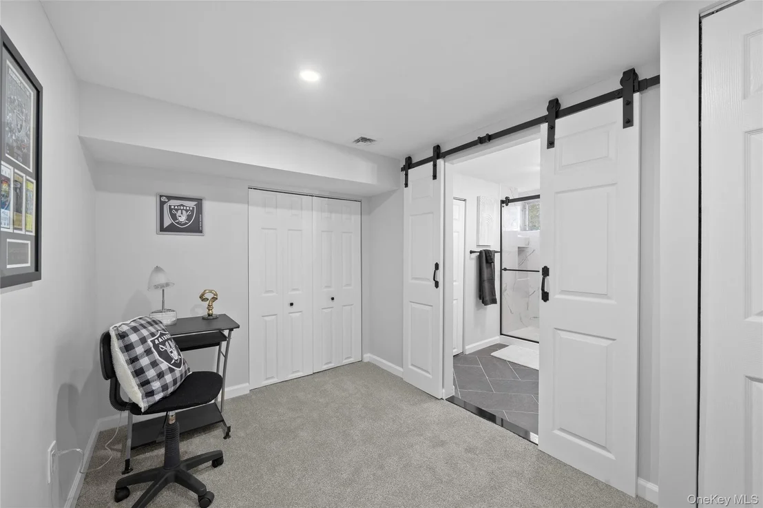 Photo of 98 Paula Boulevard