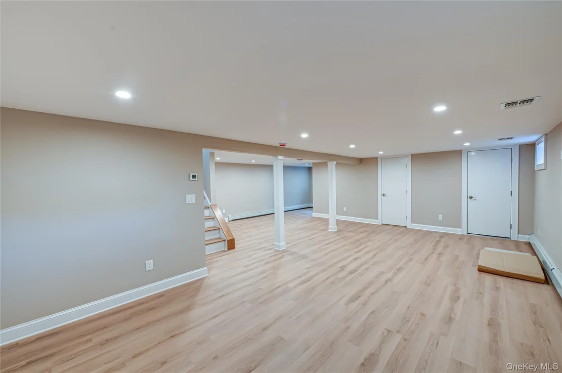 Photo of 31 Boulevard Avenue