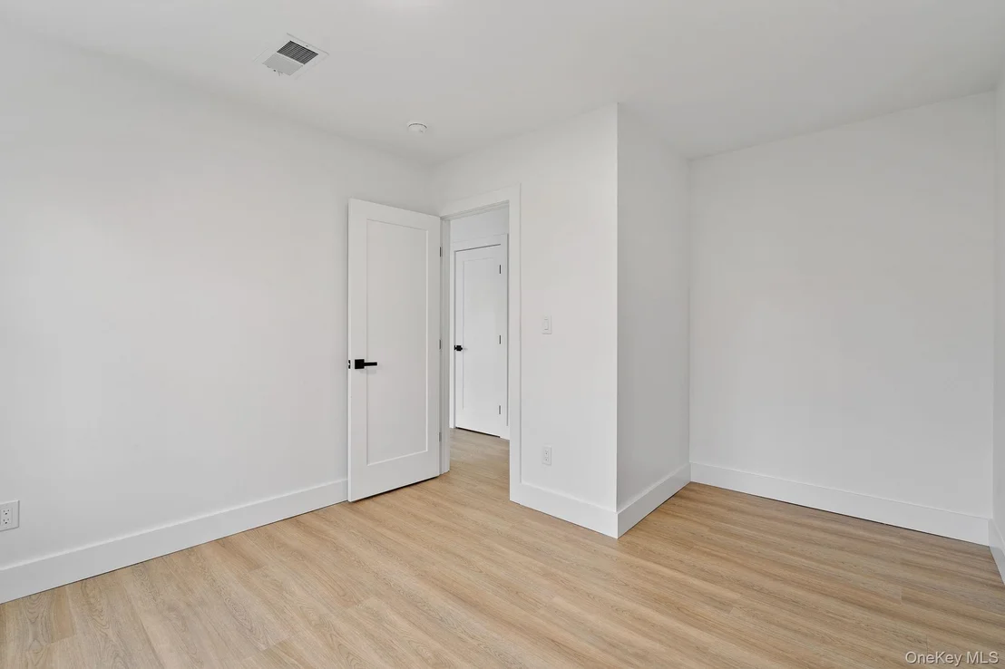 Photo of 39 Overland Drive