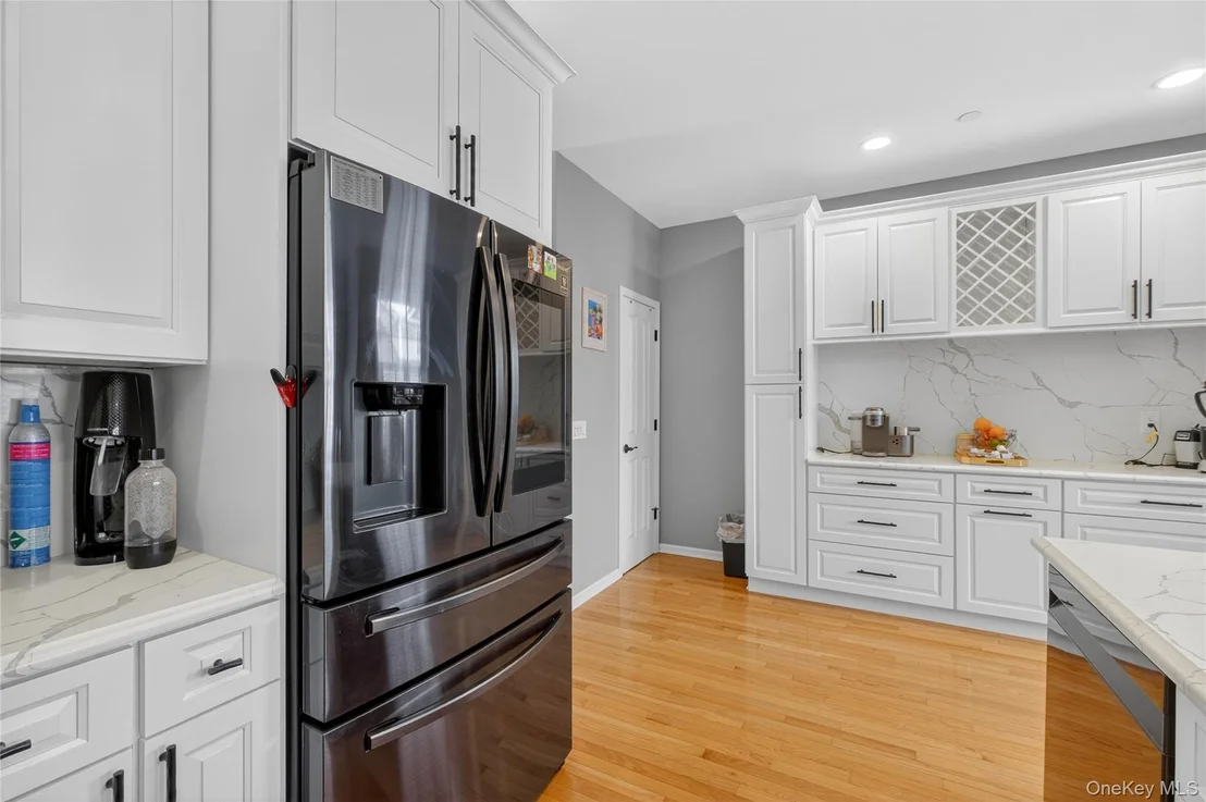 Photo of 310 Bridgeview Drive