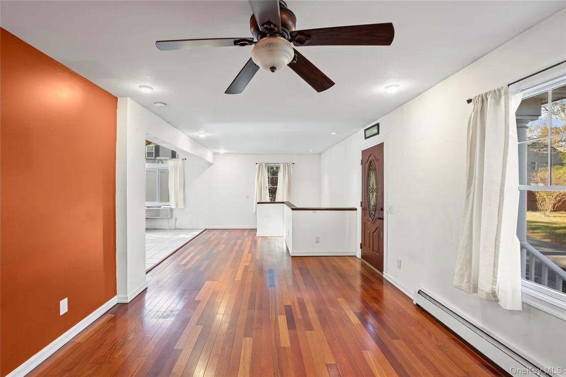Photo of 10 Queen Drive