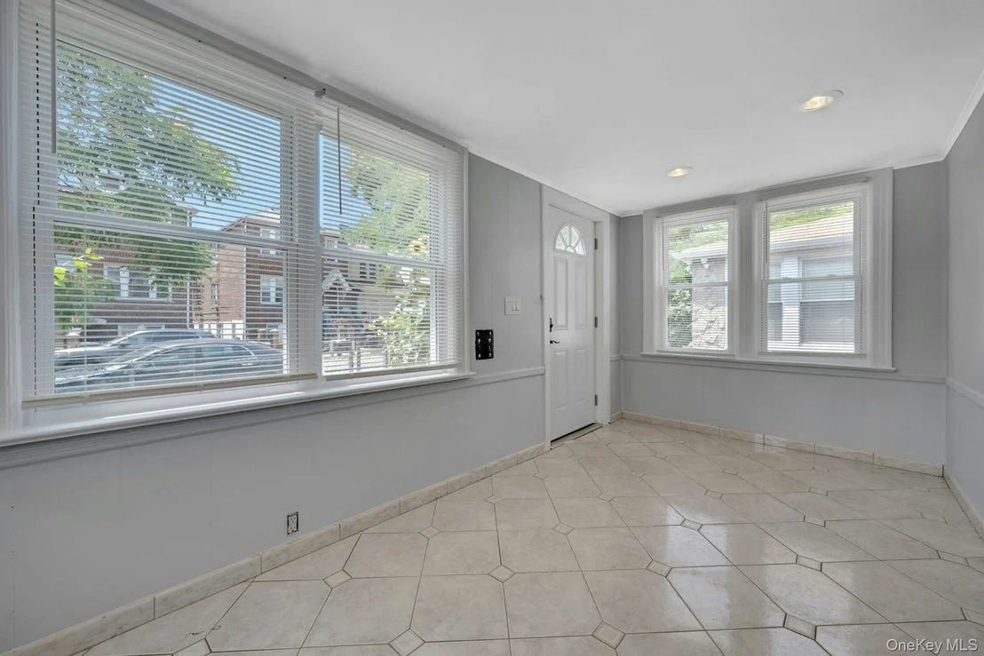 Photo of 1736 Parkview Avenue