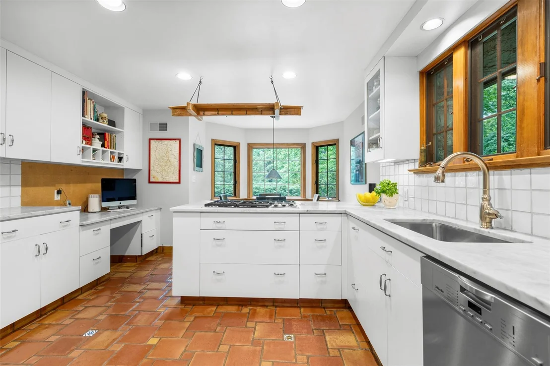 Photo of 27 Greenhaven Road