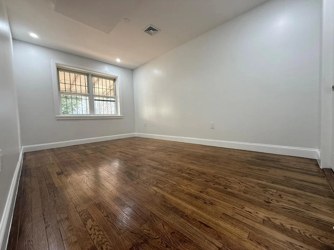 Photo of 3978 Carpenter Avenue