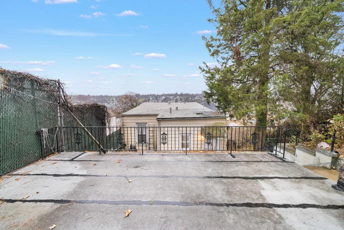 Photo of 279 Edwards Place