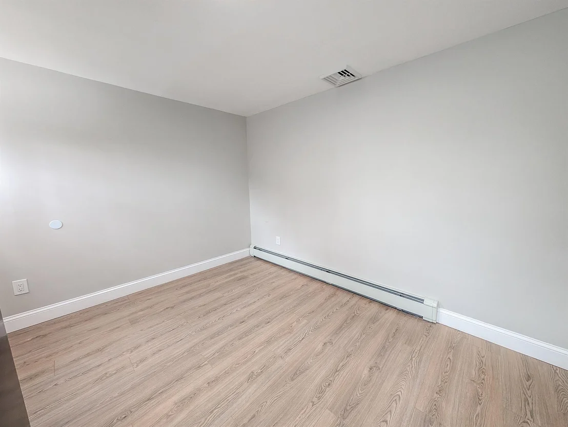 Photo of 241 Alexander Avenue