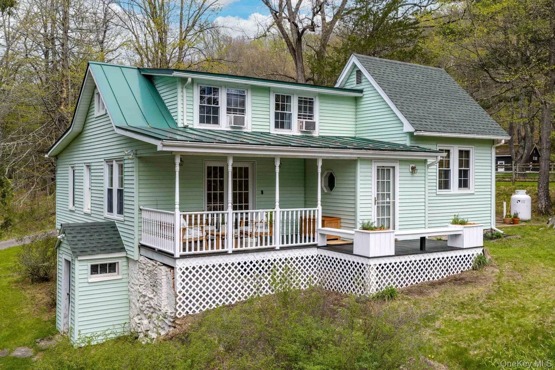 Photo of 452 Mountain Road