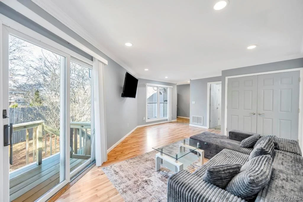 Photo of 10 Westwind Drive