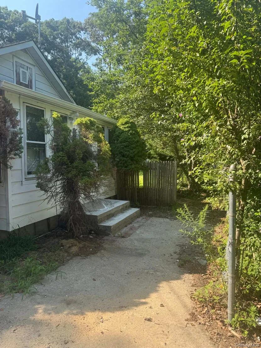 Photo of 34 Midland Avenue