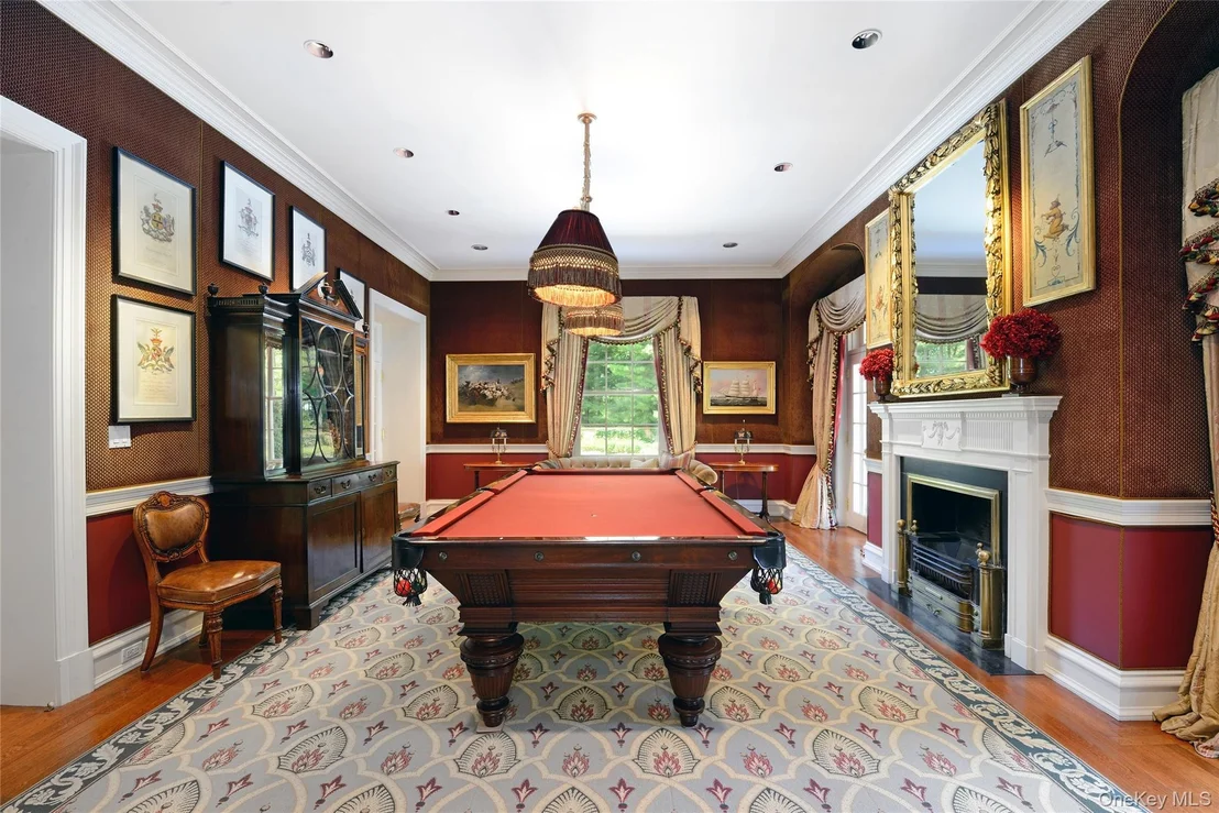 Photo of 2525 Purchase Street
