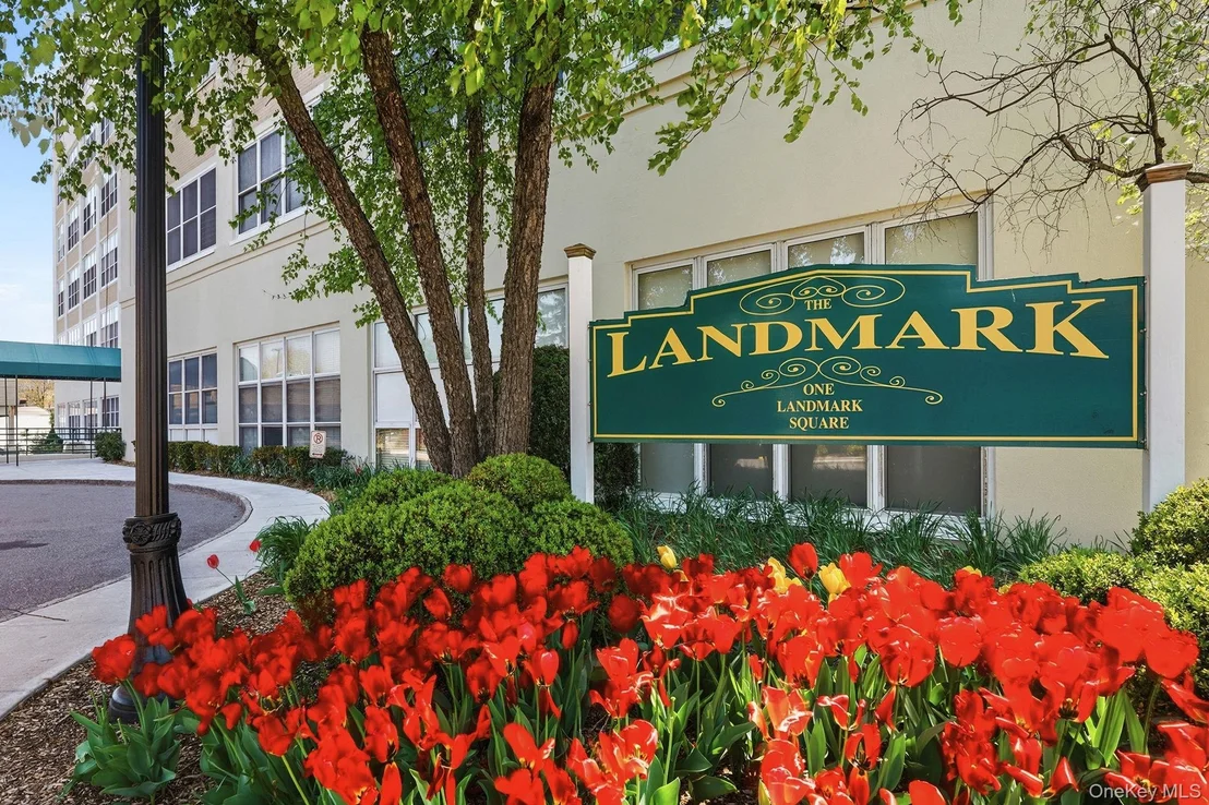 Photo of Unit 607 at 1 Landmark Square