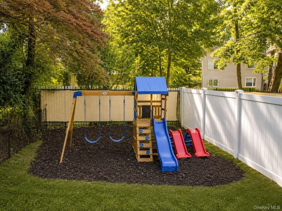 Photo of 132 Hilltop Road