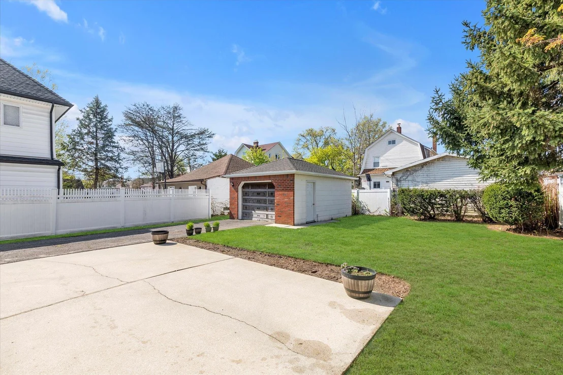 Photo of 7 Sunset Avenue