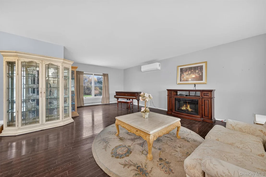 Photo of 120 Pine Tree Road