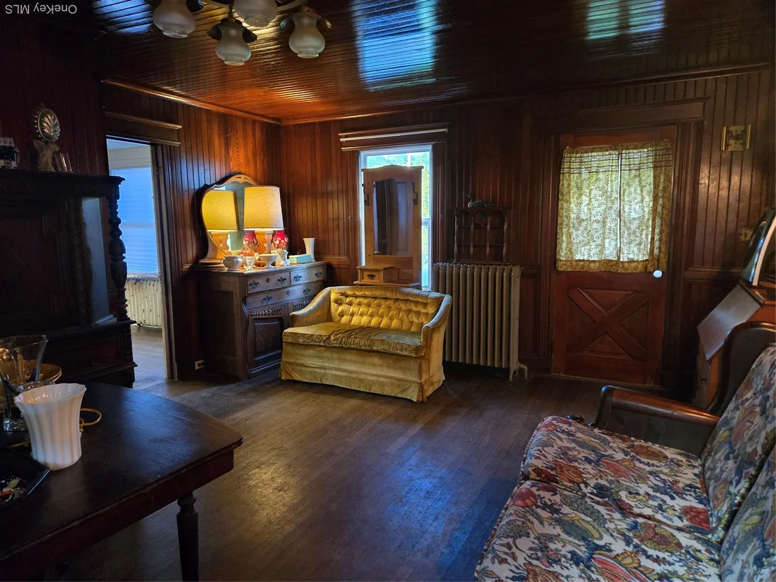 Photo of 3953 Sound Avenue