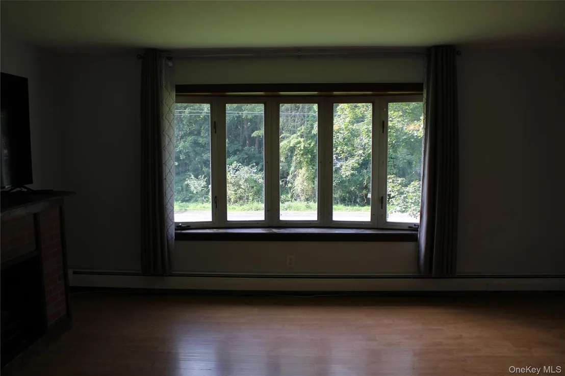 Photo of 230 Roosevelt Road