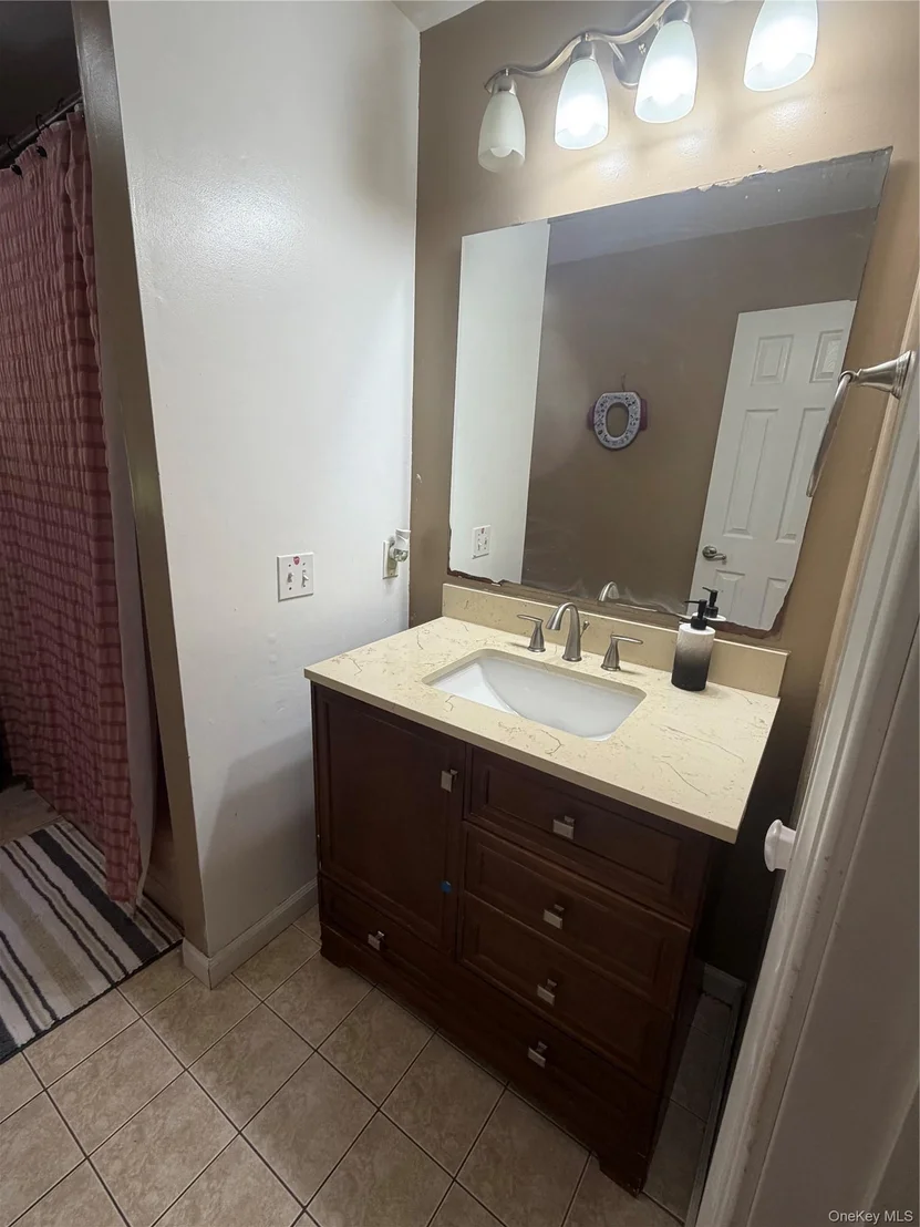 Photo of 7 Lakeview Drive