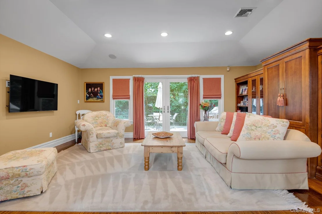 Photo of 8 Briarfield Drive