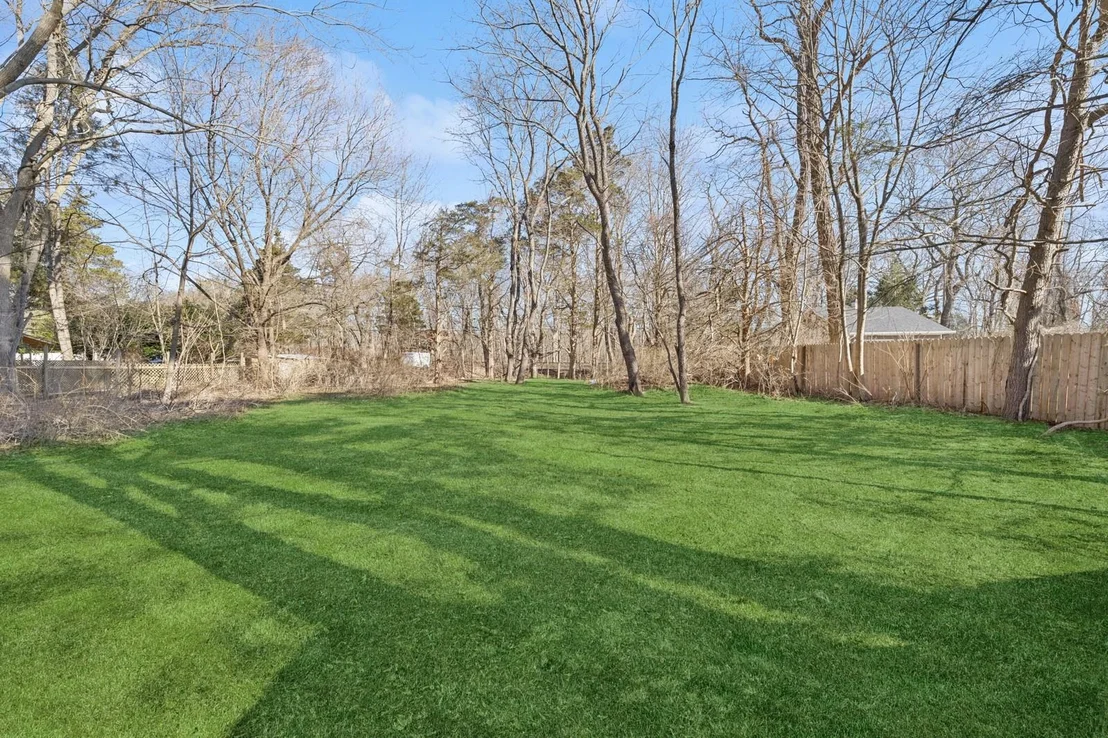 Photo of 807 Meadow Road