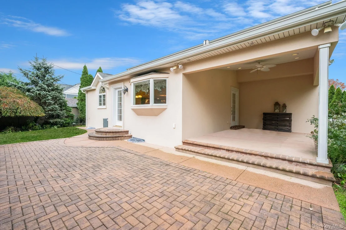 Photo of 1023 Maple Lane
