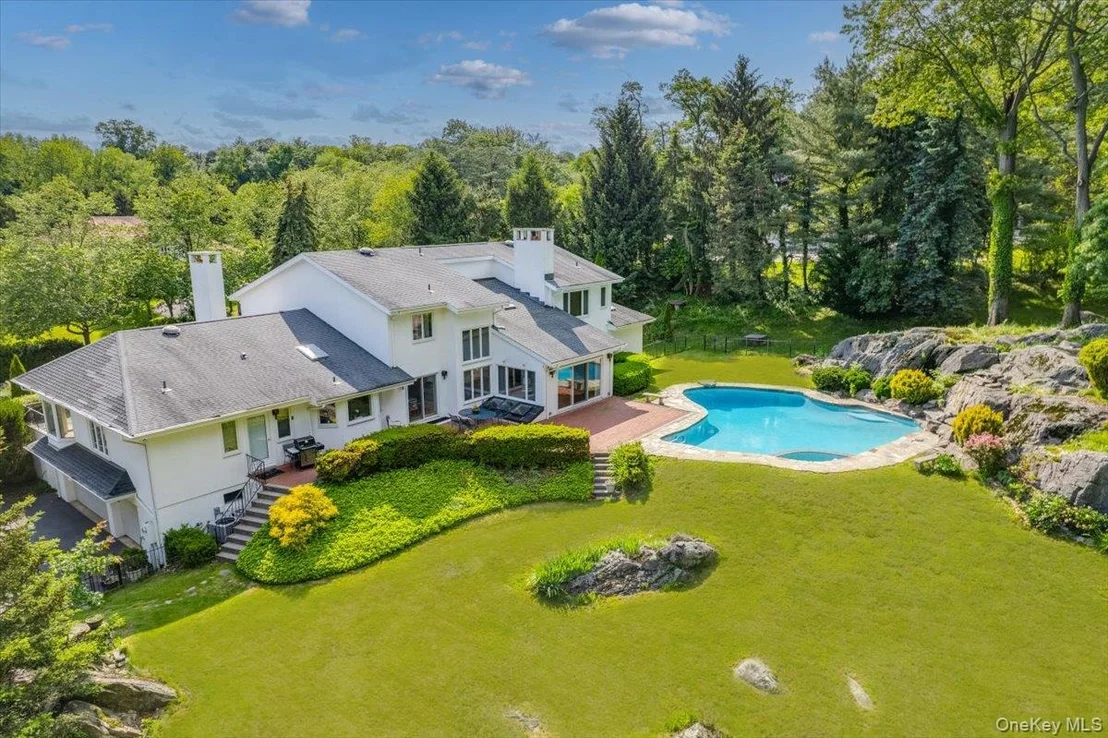 Photo of 14 Lakeside Drive