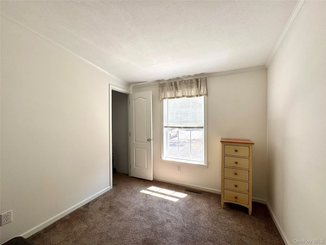 Photo of 484 Edison Timmerman Road